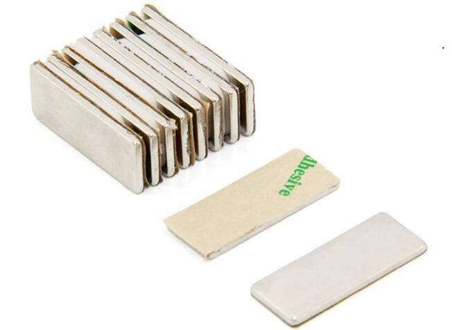 條形磁鐵掰成了兩段，為什么還有N極和S極呢？